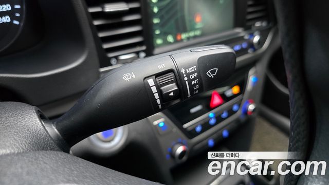 Hyundai AVANTE 2018 — photo 17