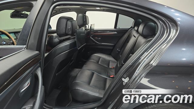 BMW 5-Series 2013 — photo 12