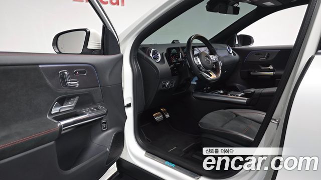 Mercedes-Benz EQA 2022 — photo 13