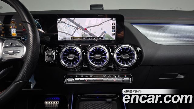 Mercedes-Benz EQA 2022 — photo 20