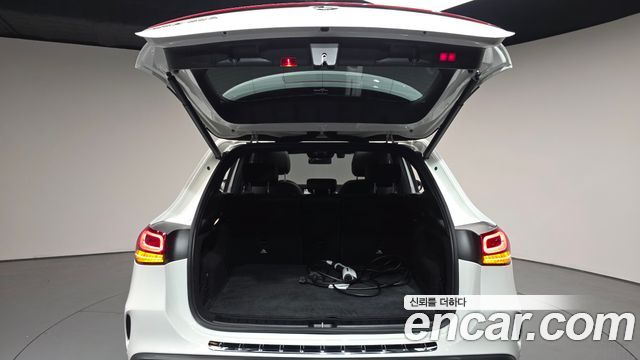 Mercedes-Benz EQA 2022 — photo 26