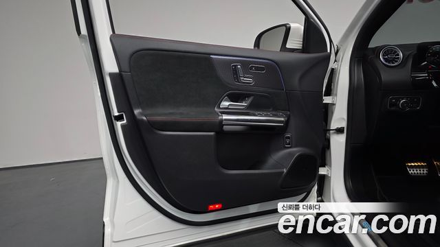 Mercedes-Benz EQA 2022 — photo 14