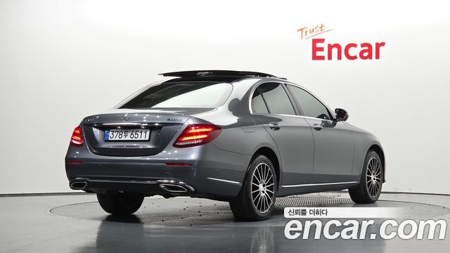 Mercedes-Benz E-Class 2019 — photo 2