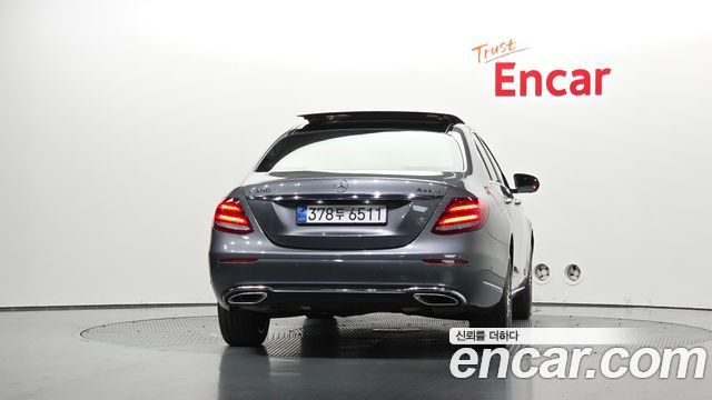 Mercedes-Benz E-Class 2019 — photo 4