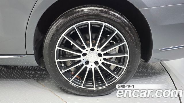 Mercedes-Benz E-Class 2019 — photo 5