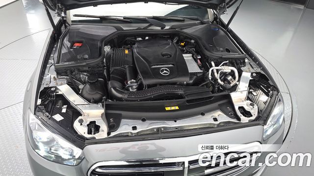 Mercedes-Benz E-Class 2019 — photo 6