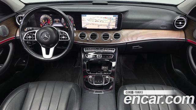 Mercedes-Benz E-Class 2019 — photo 10
