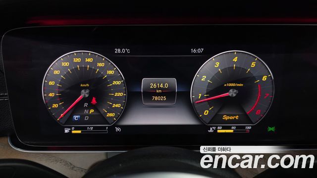 Mercedes-Benz E-Class 2019 — photo 11