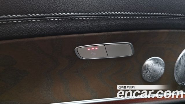 Mercedes-Benz E-Class 2019 — photo 32
