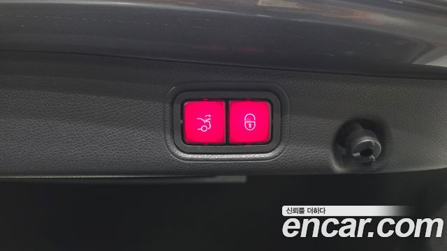 Mercedes-Benz E-Class 2019 — photo 33