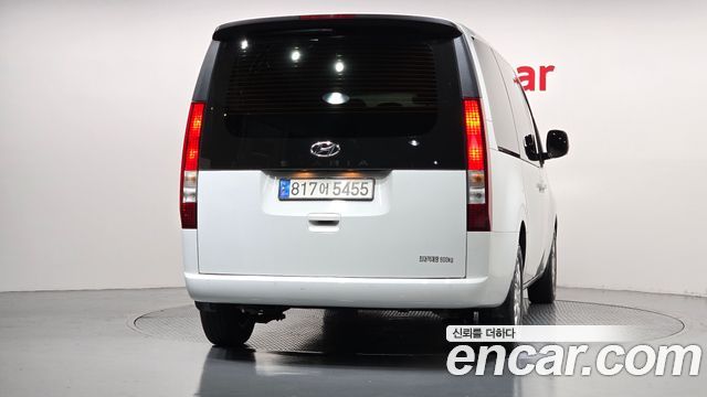 Hyundai Staria 2023 — photo 4