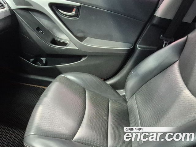 Hyundai AVANTE 2014 — photo 14