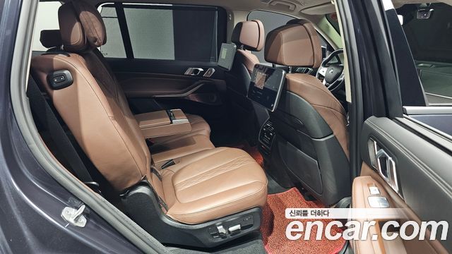 BMW X7 2021 — photo 11