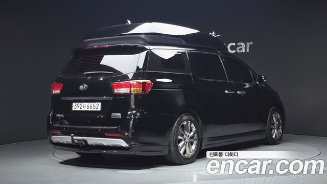 Kia Canival 2017 — photo 2