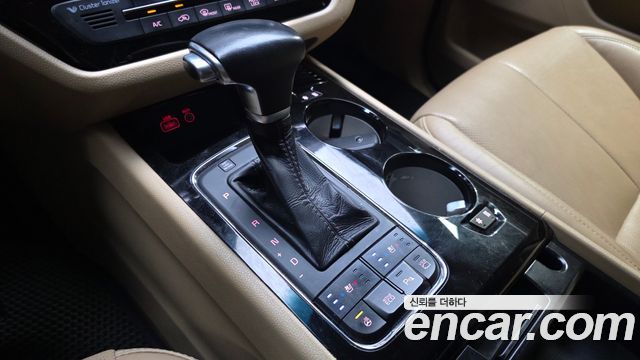 Kia Canival 2017 — photo 9