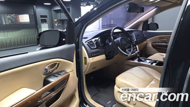 Kia Canival 2017 — photo 10