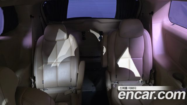 Kia Canival 2017 — photo 12