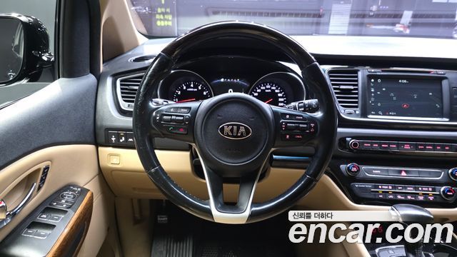 Kia Canival 2017 — photo 13
