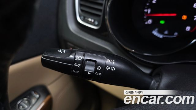 Kia Canival 2017 — photo 18