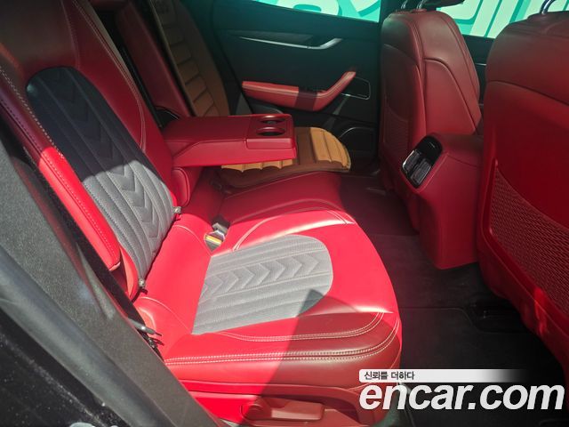 Maserati Levante 2019 — photo 8
