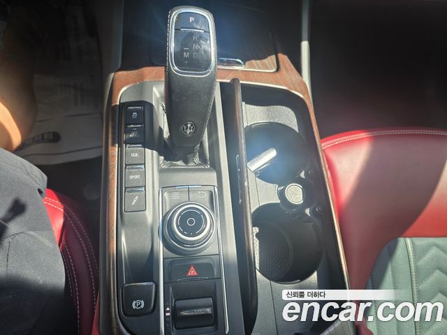 Maserati Levante 2019 — photo 13