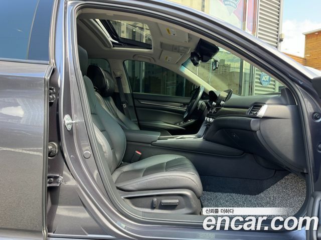 Honda Accord 2021 — photo 16