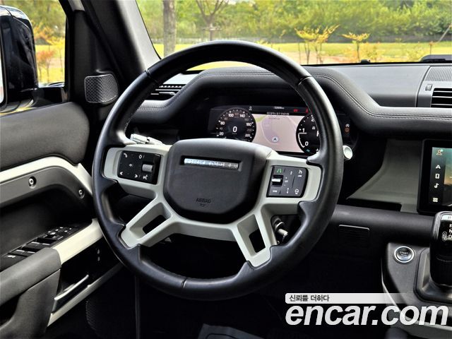 Land Rover Defender 2020 — photo 9