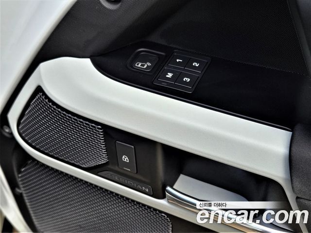 Land Rover Defender 2020 — photo 14
