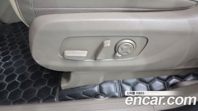 Kia Canival 2024 — photo 33