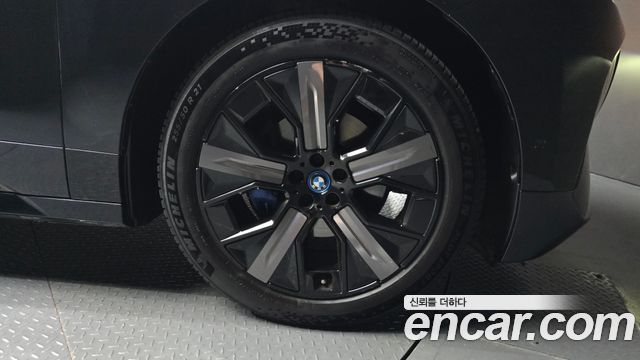 BMW iX 2023 — photo 7