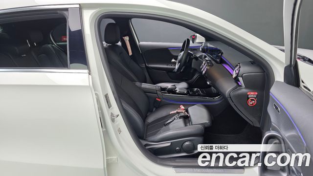 Mercedes-Benz A-Class 2021 — photo 11