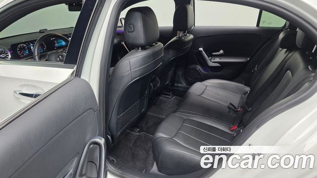 Mercedes-Benz A-Class 2021 — photo 12