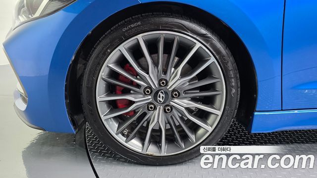 Hyundai AVANTE 2017 — photo 5