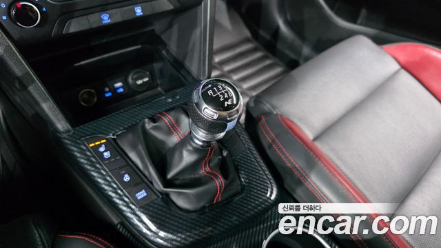 Hyundai AVANTE 2017 — photo 12