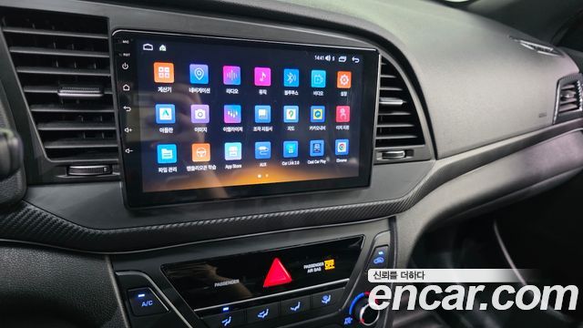 Hyundai AVANTE 2017 — photo 21