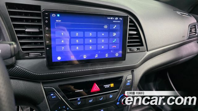Hyundai AVANTE 2017 — photo 22