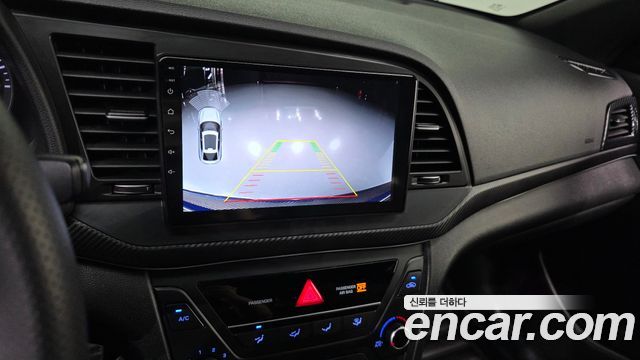 Hyundai AVANTE 2017 — photo 23