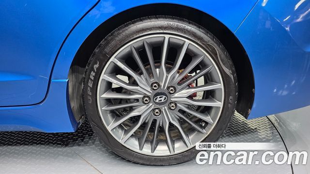 Hyundai AVANTE 2017 — photo 7