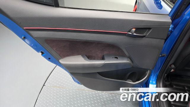 Hyundai AVANTE 2017 — photo 15