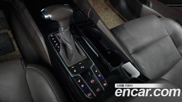 Kia K7 2016 — photo 9
