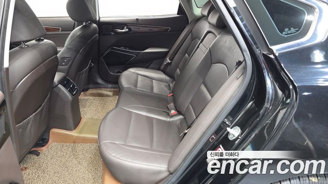 Kia K7 2016 — photo 11