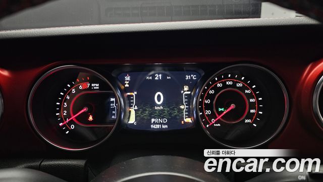Jeep Wrangler 2021 — photo 8