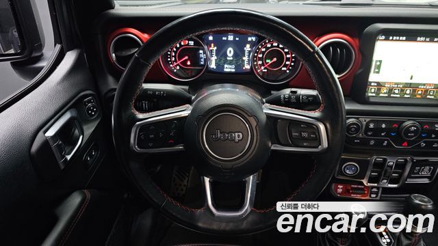 Jeep Wrangler 2021 — photo 12