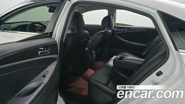 Hyundai Sonata 2013 — photo 18