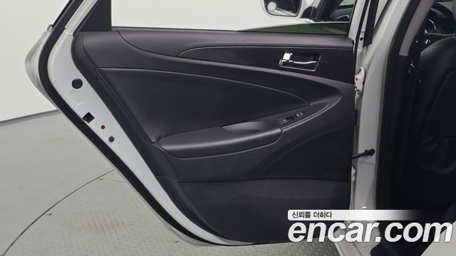 Hyundai Sonata 2013 — photo 15