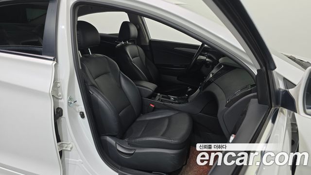 Hyundai Sonata 2013 — photo 16