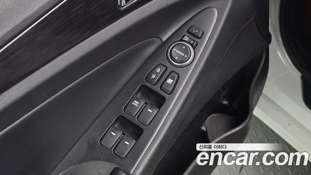 Hyundai Sonata 2013 — photo 32