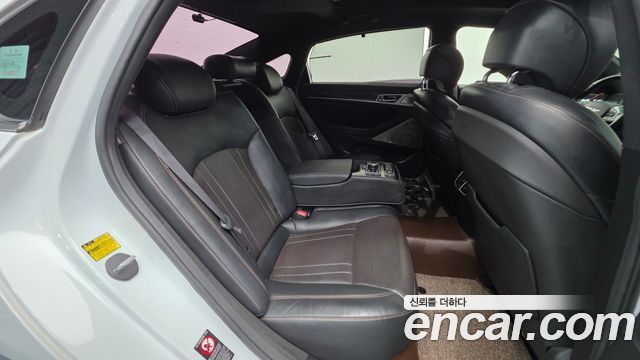Genesis G80 2018 — photo 20