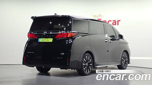 Toyota Alphard 2024 — photo 2