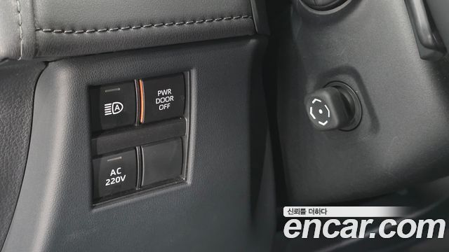 Toyota Alphard 2024 — photo 13